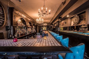 Leon's Lounge place picture