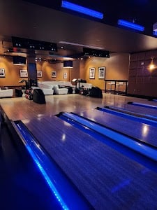 810 Billiards & Bowling - Houston place picture